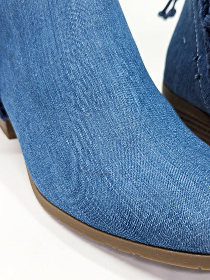 Kenneth Cole Reaction Women's Side Skip Shooties Blue Denim Size 7.5 (MSRP $99)