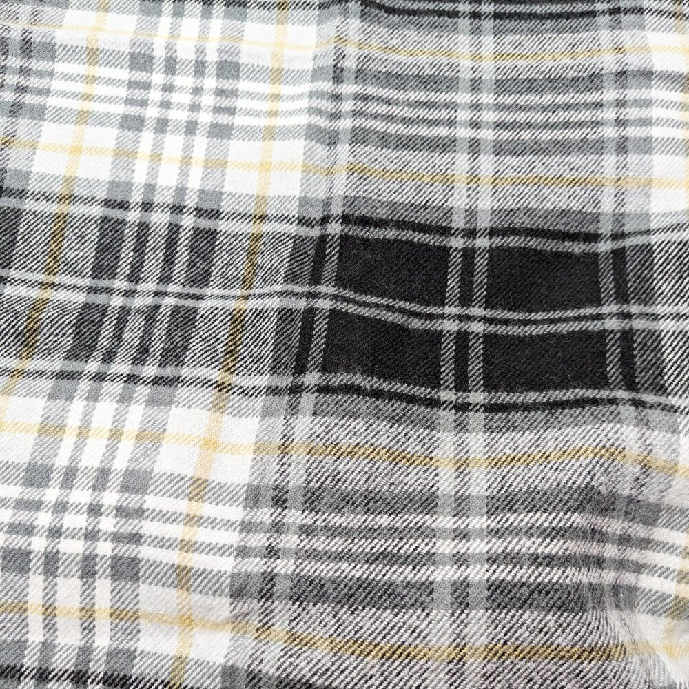 Steve Madden Women's Black Tartan Plaid Scarf with Fringe Detail O/S (MSRP $30)