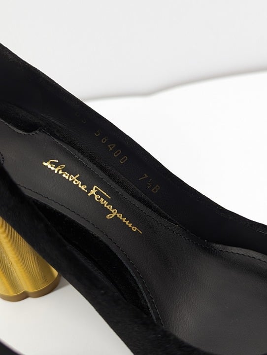 Salvatore Ferragamo Capua 85 Women's Flower Heel Satin Pump Size 7.5 (MSRP $850)