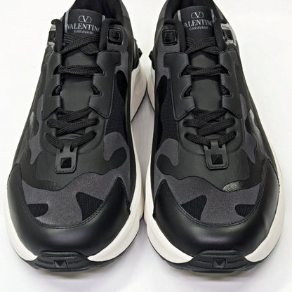 Valentino Garavani Men's True Act Low Top Canvas Sneakers Size 44 (MSRP $980)