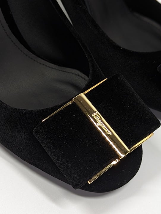 Salvatore Ferragamo Capua 85 Women's Flower Heel Satin Pump Size 7.5 (MSRP $850)