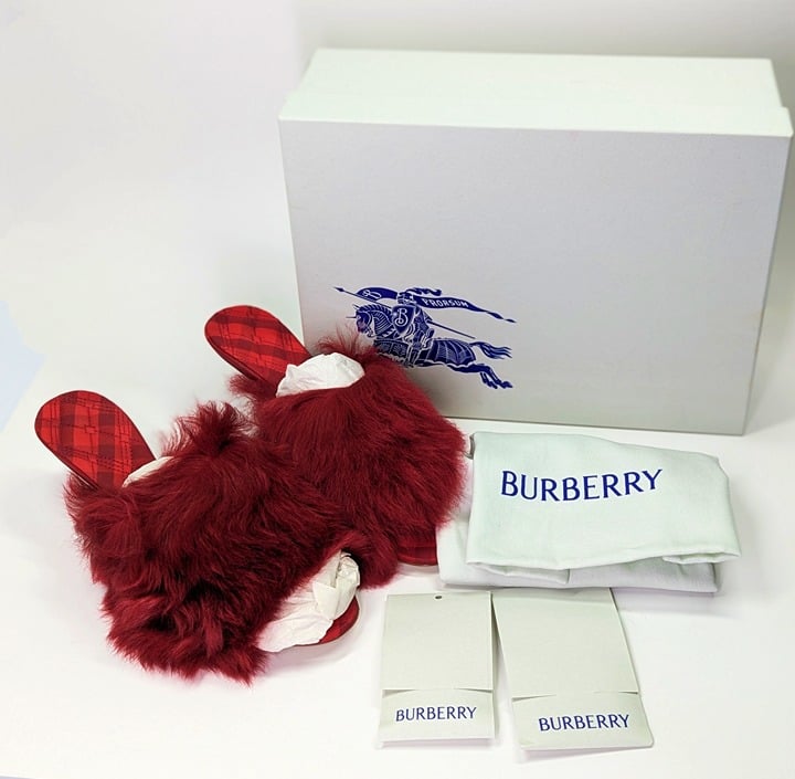 Burberry Jackie 75 Women's Shearling Mules Sandal in Ripple Size 36.5 MSRP $950