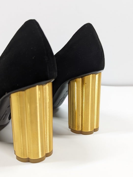 Salvatore Ferragamo Capua 85 Women's Flower Heel Satin Pump Size 7.5 (MSRP $850)