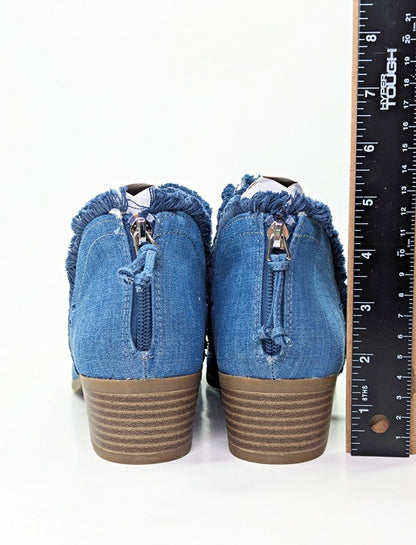 Kenneth Cole Reaction Women's Side Skip Shooties Blue Denim Size 7.5 (MSRP $99)