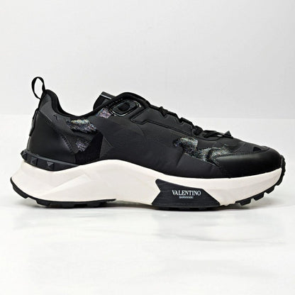 Valentino Garavani Men's True Act Low Top Canvas Sneakers Size 42.5 (MSRP $980)