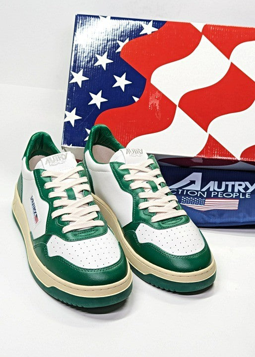 Autry Men's Medalist Low Top Sneakers White & Green Leather Size 44 (MSRP $240)