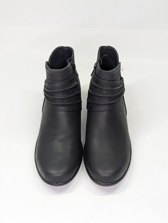 Easy Street Women's Damita Booties Black Matte Faux Leather Size 9.5 (MSRP $70)