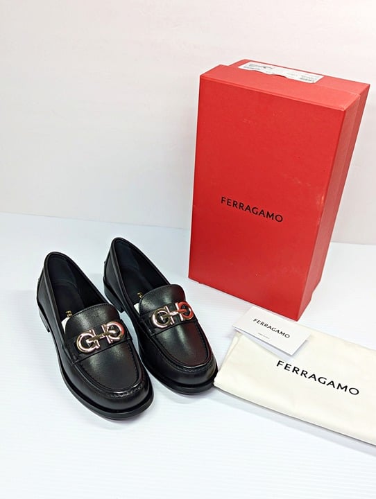 Ferragamo Women's Ofelia Calf Leather Loafers Black Size 7 C (MSRP $895)