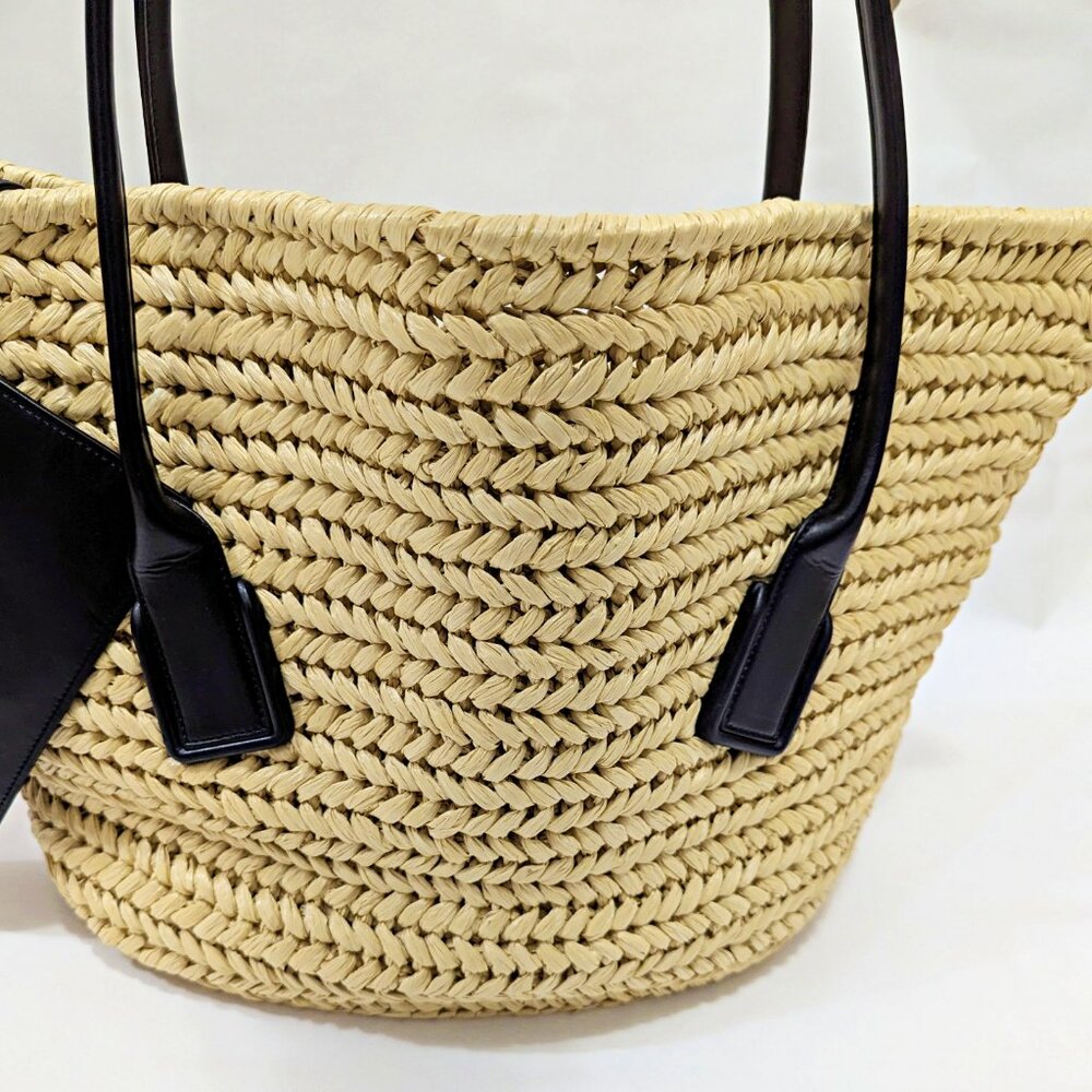 Bottega Veneta Arco Women's Raffia Tote Bag Leather Pouch in Black (MSRP $3,000)