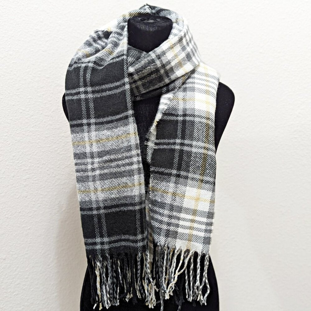 Steve Madden Women's Black Tartan Plaid Scarf with Fringe Detail O/S (MSRP $30)