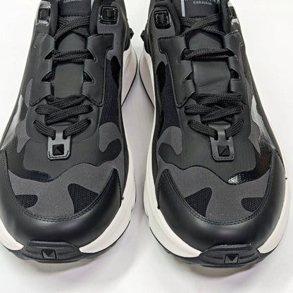 Valentino Garavani Men's True Act Low Top Canvas Sneakers Size 43 (MSRP $980)